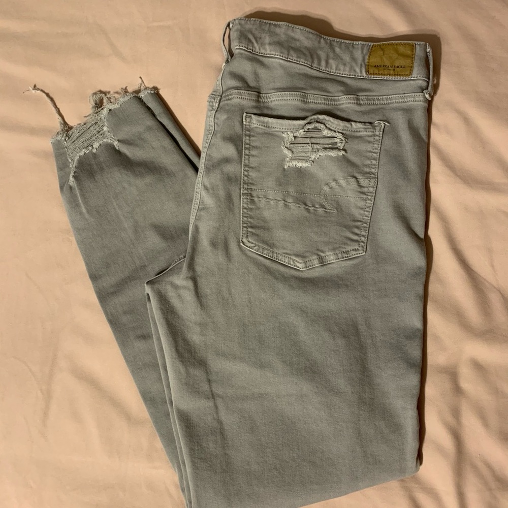 American Eagle Gray Distressed Jeggings